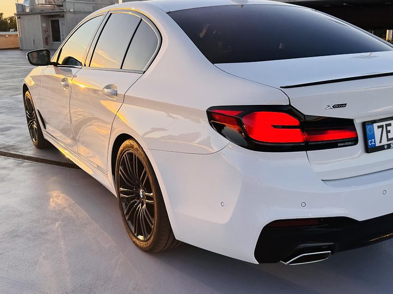 BMW Řada 5 (2018) - fotka 13 z 41