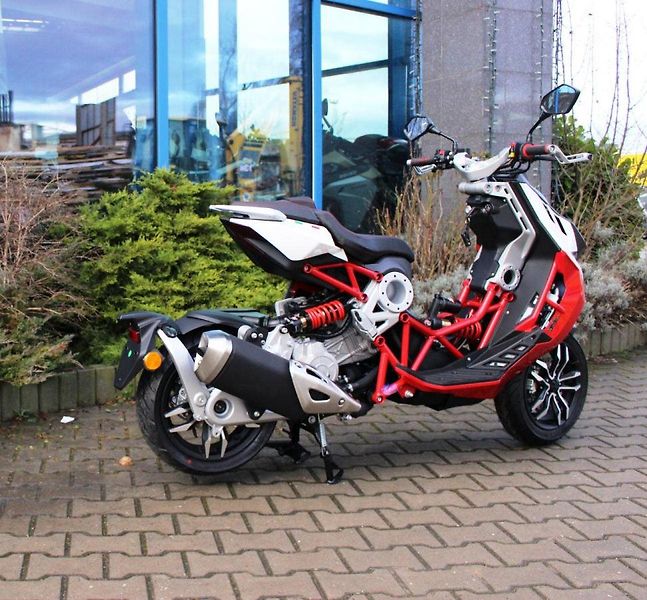 Italjet Dragster 125 (2023) MODEL 2023 SKLADEM akce - fotka 4 z 8