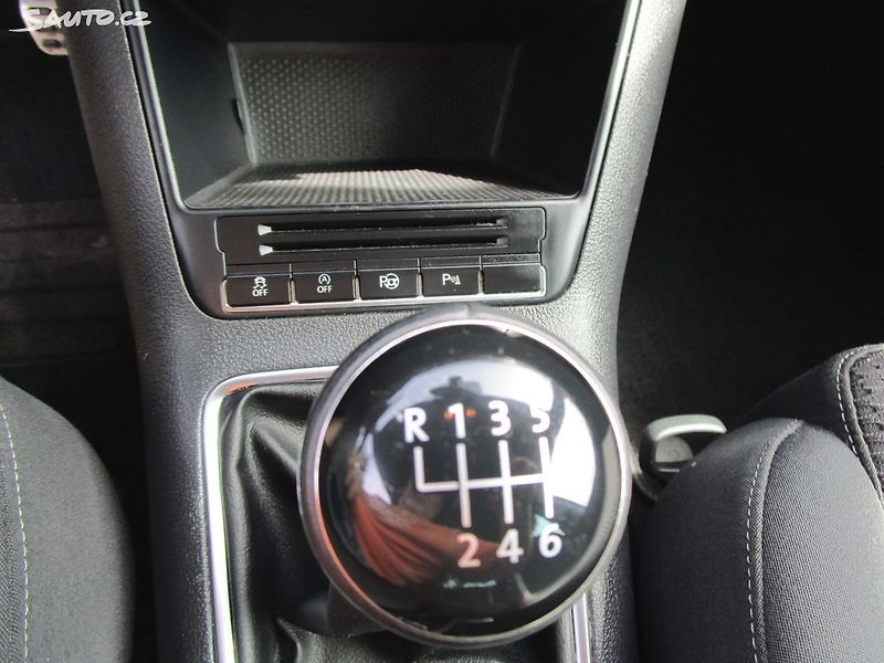 Volkswagen Tiguan 1,4TSI-90KW- NOVÉ ROZVODY - fotka 22 z 32