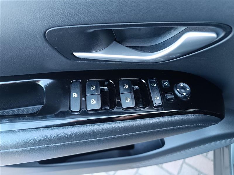 Hyundai Tucson 1,6 T-GDi 4X4 Smart - fotka 15 z 18