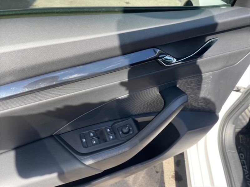 Škoda Octavia 2,0 TDI 85 Ambition - fotka 11 z 11