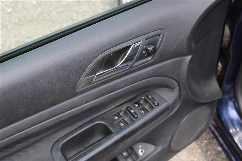 Škoda Superb 1,8 T  DIG.KLIMA, TAŽNÉ - fotka 14 z 22