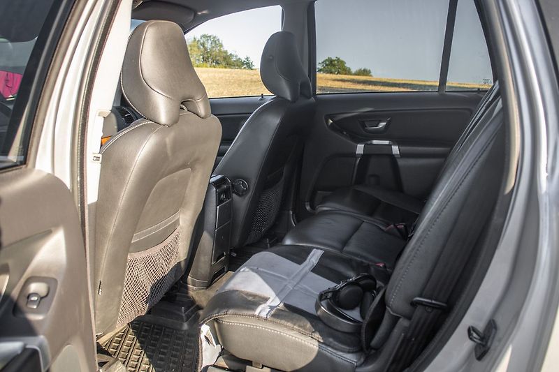 Volvo XC90 DVD, nezávislé topení, tažné. - fotka 35 z 43
