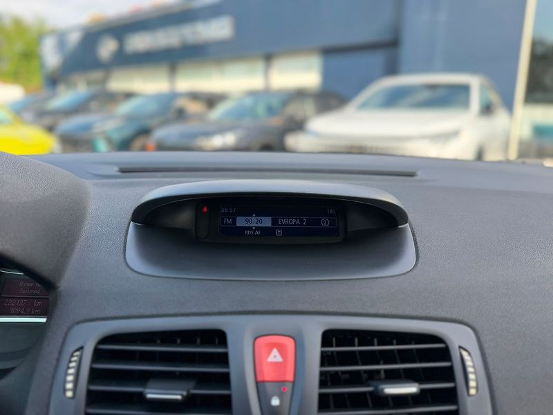 Renault Mégane Kombi Authentique 1.6 16V 100 - fotka 20 z 21