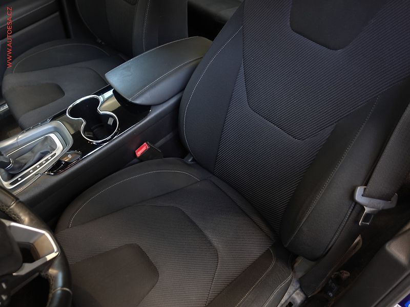 Ford Mondeo (2015) 2.0 TDCi, AT, xenon, park - fotka 9 z 24