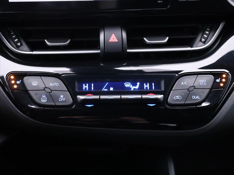 Toyota C-HR 1,2 Turbo 85kW CZ Serv.kniha - fotka 23 z 32