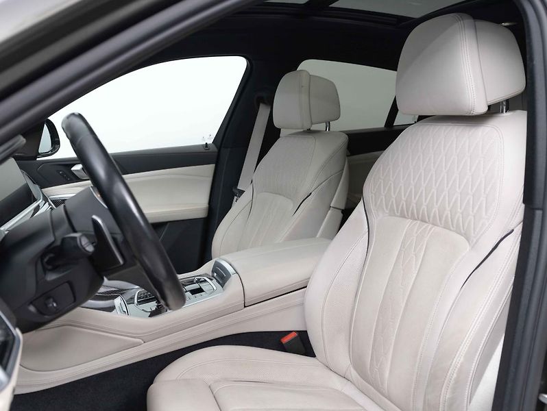 BMW X6 xDrive30d - fotka 18 z 24