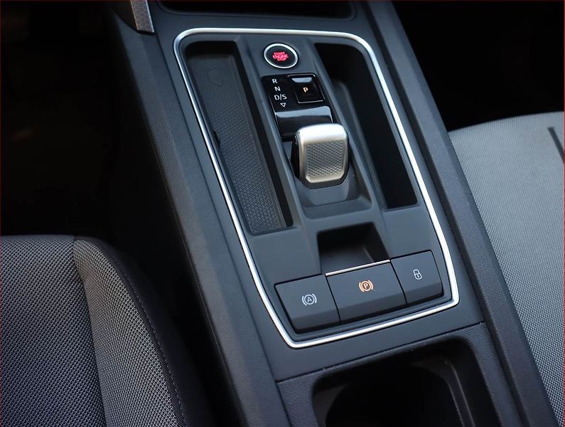 Seat Leon (2022) 2.0 TDI, Automat, Navi - fotka 17 z 27