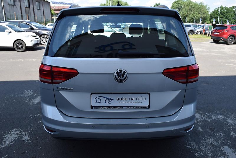 Volkswagen Touran (2019) 1.5TSI 110kw CLBMT 7MÍST TAŽNÉ - fotka 8 z 46