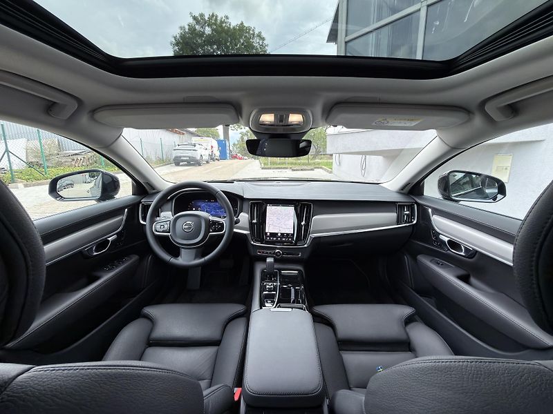 Volvo S90 T8 AWD // ULTIMATE // 335 kW - fotka 19 z 50