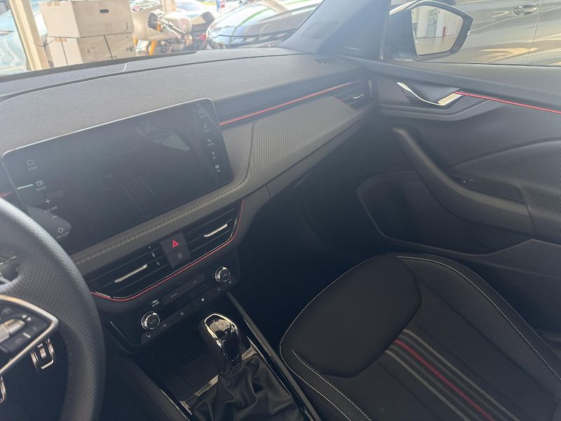 Škoda Scala Monte Carlo 1,5TSI DSG - fotka 13 z 31