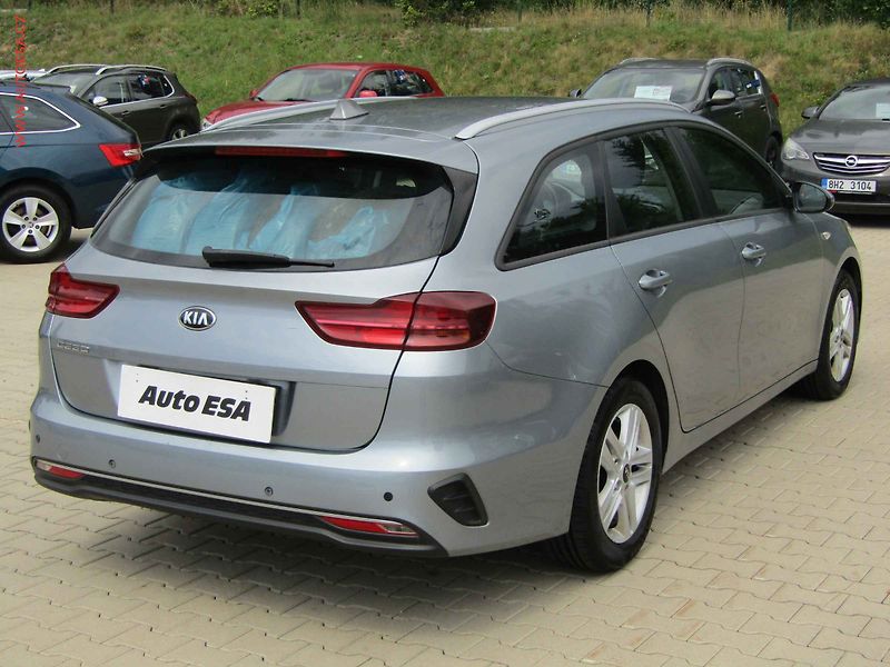 Kia Ceed (2018) 1.0T-GDi, AC - fotka 4 z 17