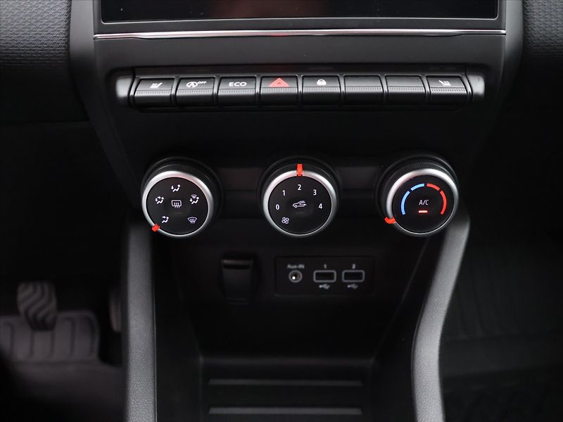 Renault Clio 1,0 Tce CZ LED Klimatizace - fotka 18 z 26