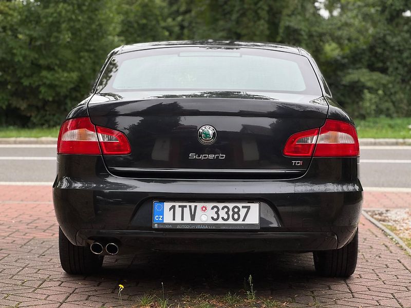 Škoda Superb 2.0TDi ČR čidla aut. klima  - fotka 5 z 31