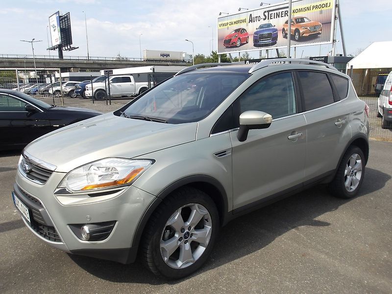 Ford Kuga 2,0TDCi 100 kW ! TITANIUM ! - fotka 1 z 29