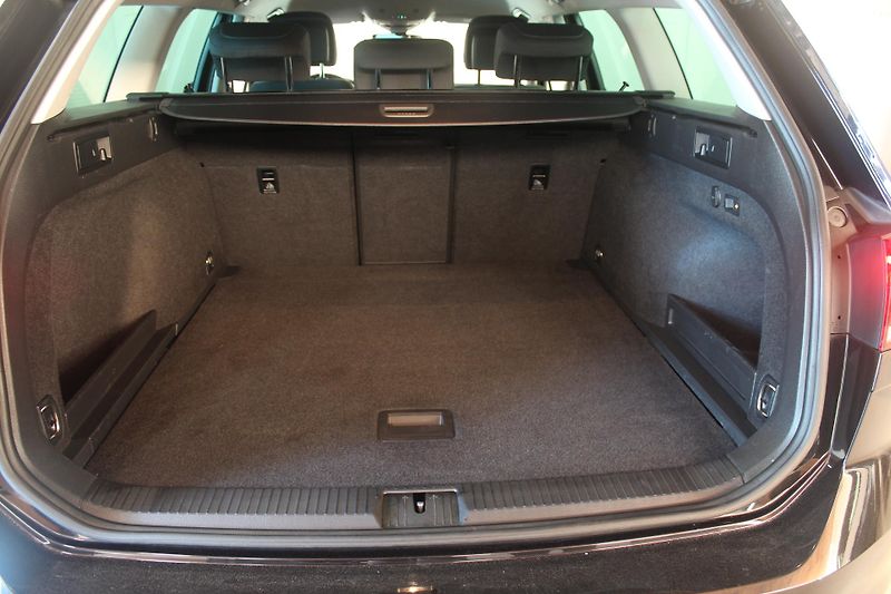 Volkswagen Passat (2023) 2.0TDI DSG Display Tažné  - fotka 21 z 34