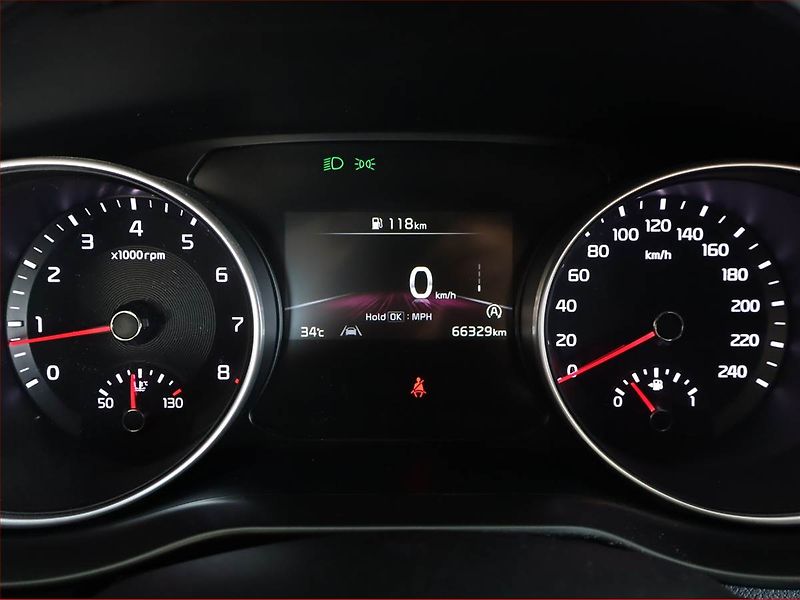 Kia Ceed (2022) Silver 1.5 T-GDI, Serv.kniha - fotka 11 z 20