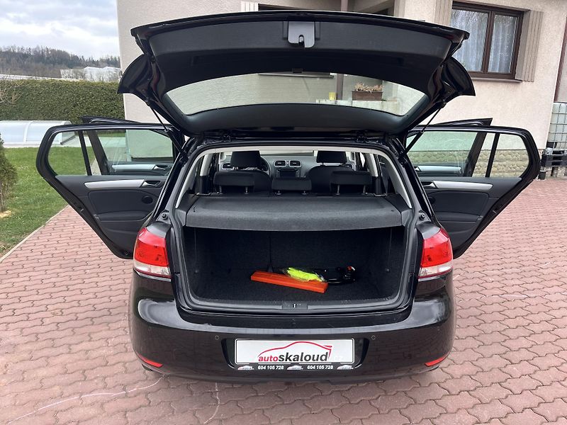 Volkswagen Golf 1.4 59KWMPI,NAVI,DVD,TZ,2xKOLA - fotka 27 z 45