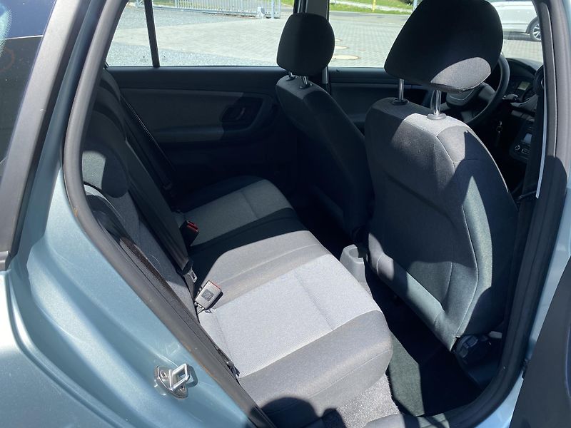 Škoda Fabia 1.4i 63kW-KLIMATIZACE-46 000KM - fotka 29 z 34