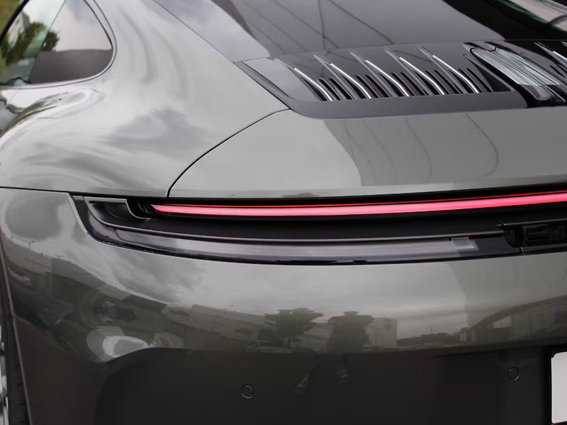 Porsche 911 (2026) Carrera 4S Lift InnoDrive BOSE - fotka 7 z 30