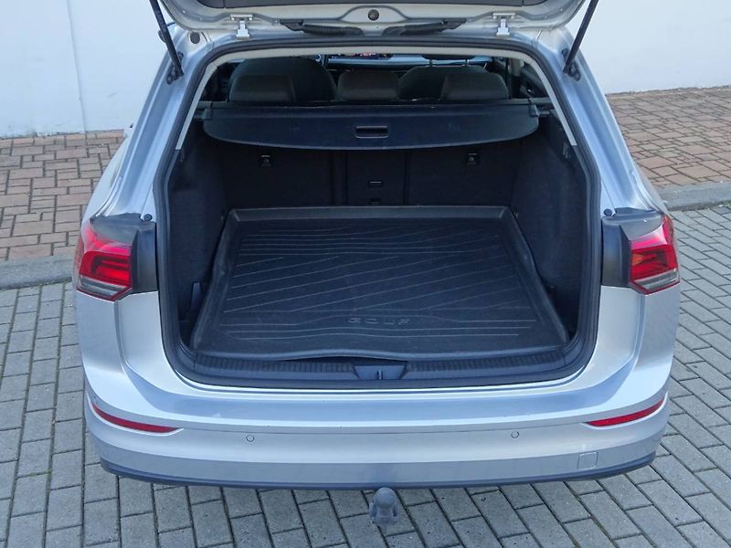 Volkswagen Golf (2022) 2,0TDi /110 kW DSG Life - fotka 9 z 27