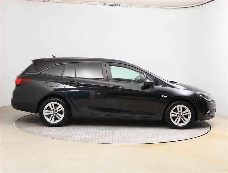 Opel Astra (2019) 1.6 CDTI, Serv.kniha, Navi - fotka 6 z 17