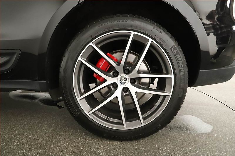 Porsche Macan (2021) GTS - fotka 19 z 19