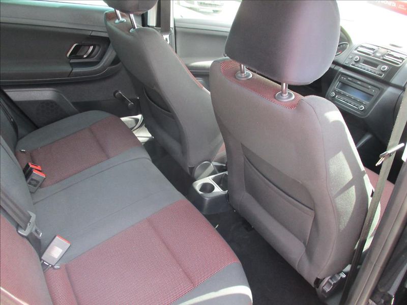 Škoda Fabia 1,2 TSI, digi klima, serviska, - fotka 11 z 33