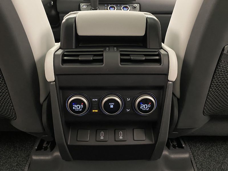 Land Rover Defender (2026) 110 P425 X-DYNAMIC HSE AWD AUT - fotka 59 z 67