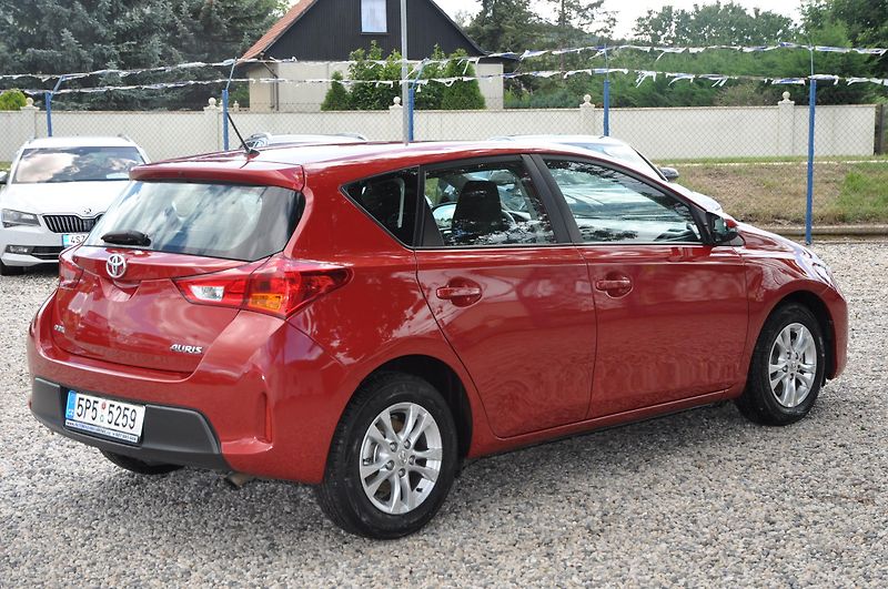 Toyota Auris 1.33VVT-i 73kW - fotka 3 z 11