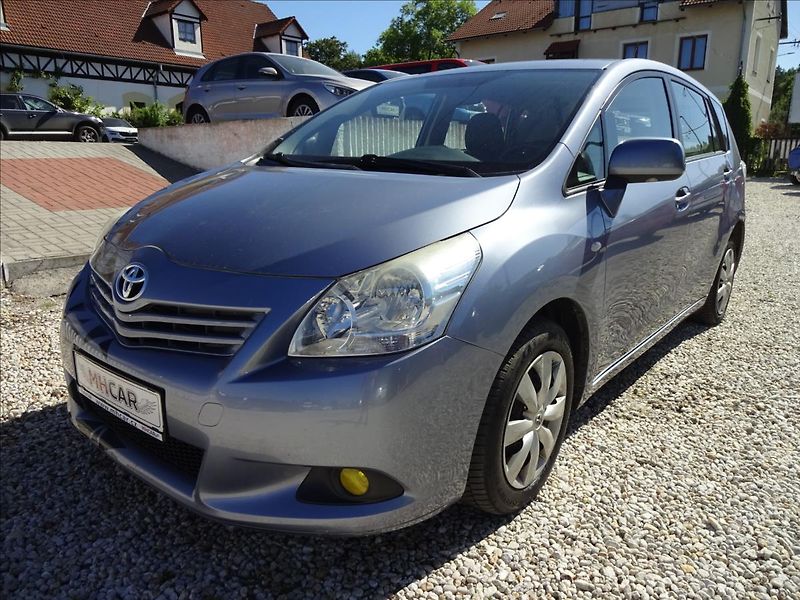 Toyota Verso 2.0 D-4D 7.MÍST - fotka 3 z 47