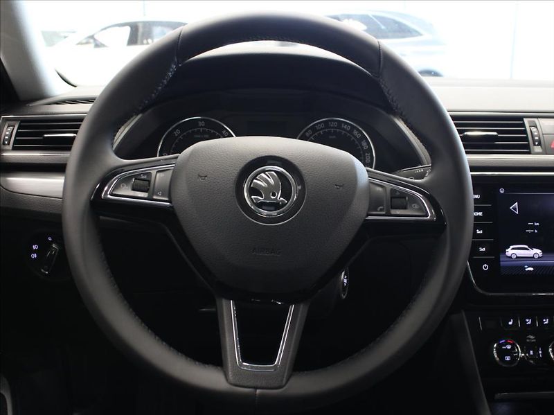 Škoda Superb 2,0 TDi 140kW 4x4 Style Plus - fotka 9 z 31
