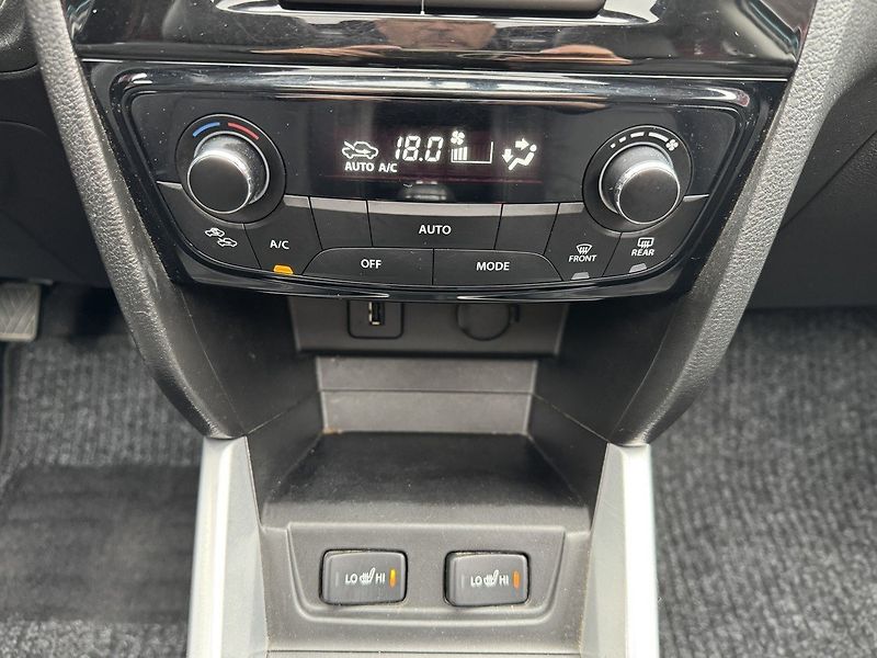 Suzuki Vitara (2015) 1.6i VVT LED Navi Pano Kamera - fotka 10 z 49