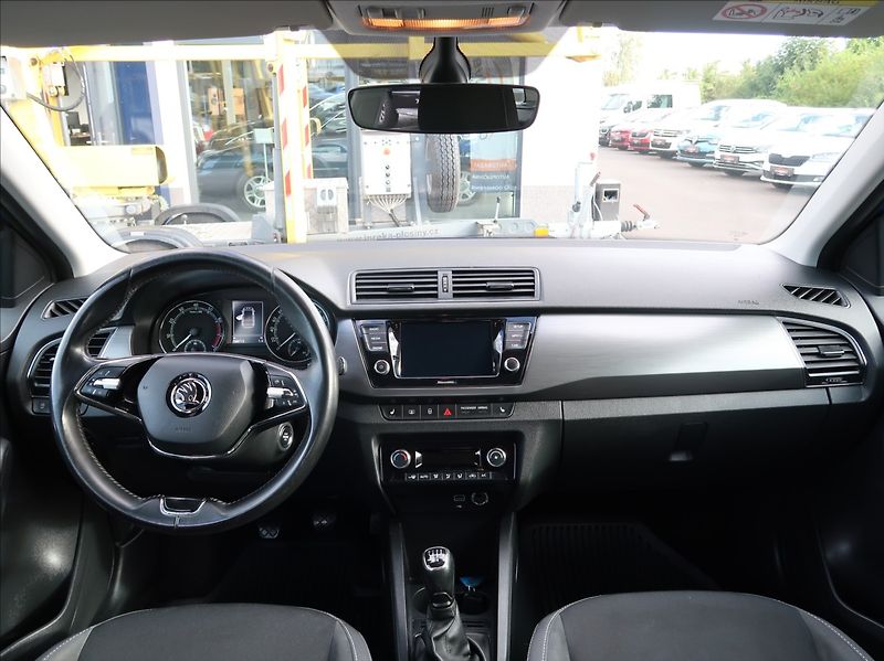 Škoda Fabia 1,0 TSi,70kW,NovéČR,Style,Serv - fotka 16 z 26