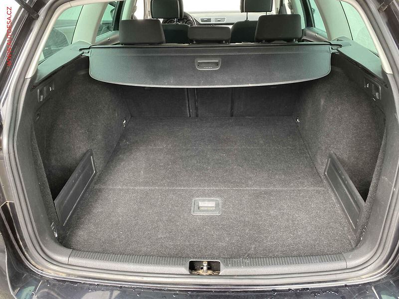 Volkswagen Passat (2014) 2.0 TDi, Highline, DSG, bixen - fotka 7 z 17