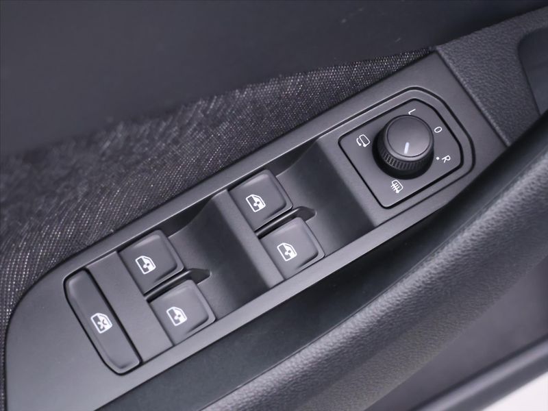 Škoda Kamiq 1.0 TSI 81kW DSG CZ Style DPH - fotka 14 z 33