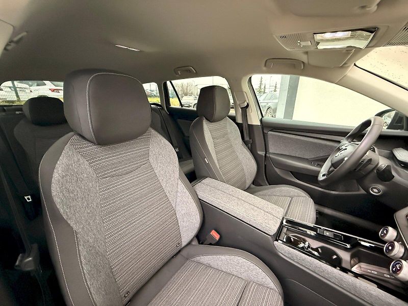 Škoda Superb (2024) COMBI SELEC TD 110/2.0 A7F - fotka 26 z 32