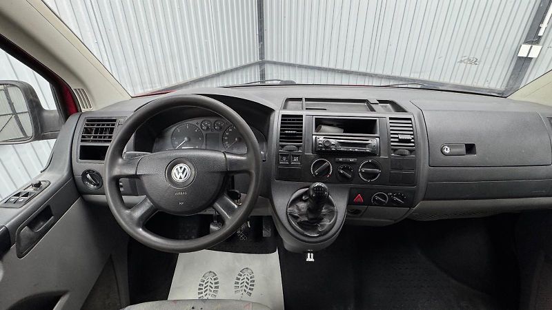 Volkswagen Transporter (2009) 6 MÍST - fotka 9 z 12