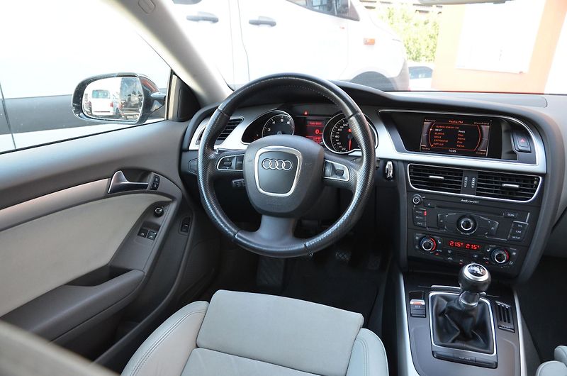 Audi A5 (2009) Coupe 2.0 TFSi 132kW S-LINE  - fotka 20 z 40