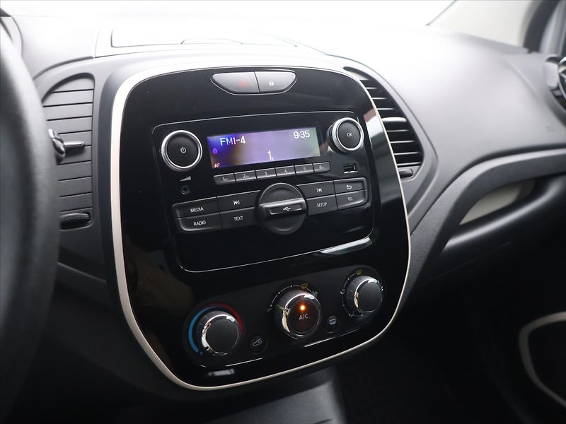Renault Captur 0,9 TCe 66KW 1.Maj CZ Servis - fotka 17 z 26
