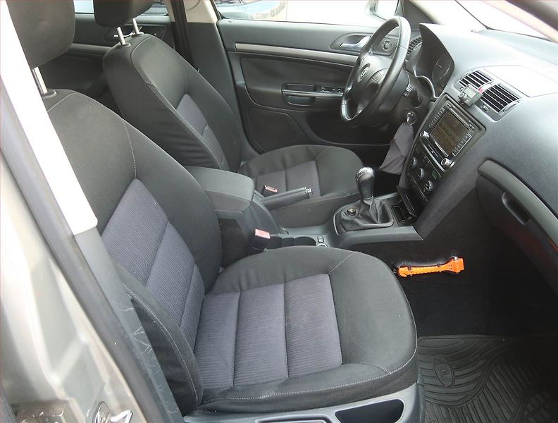 Škoda Octavia (2008) 1.9 TDI, po STK, jezdí výborně - fotka 9 z 16