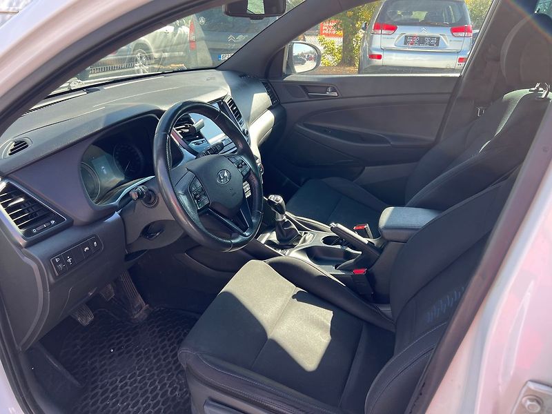 Hyundai Tucson 1,7 CRdi - fotka 7 z 15