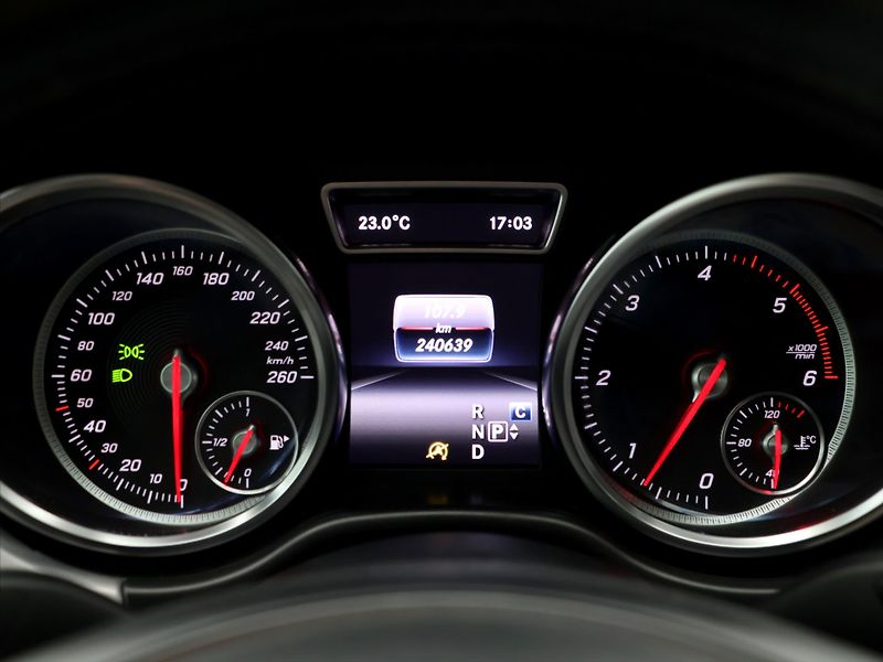 Mercedes-Benz GLE 3,0 350 CDI 4 Matic Aut.klima - fotka 18 z 36