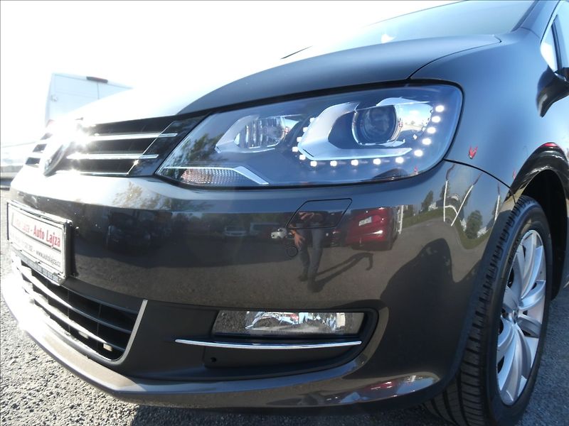 Volkswagen Sharan 2,0 TDi HIGHLINE, rezervace - fotka 4 z 50