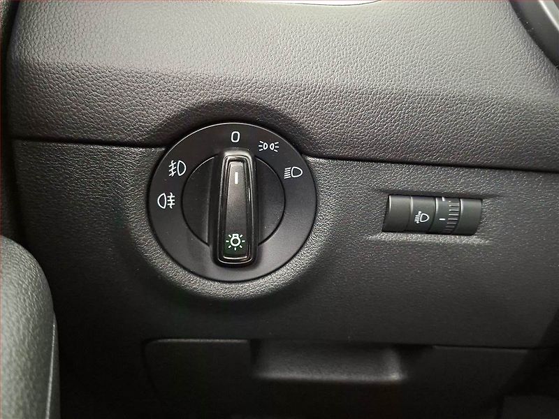 Škoda Octavia (2013) 1.6 TDI, Tempomat - fotka 13 z 15