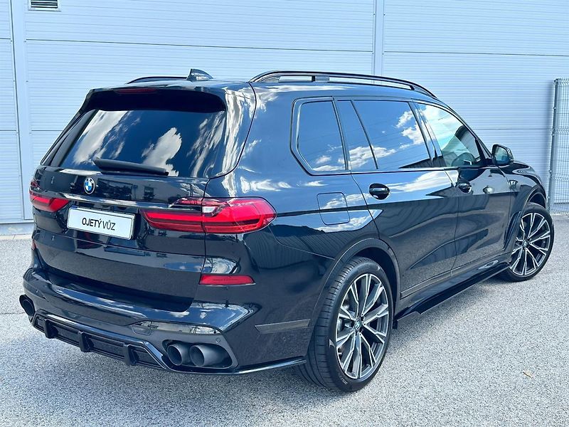 BMW X7 M50i - fotka 2 z 23