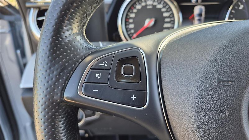 Mercedes-Benz Třídy E 2,0 143 KW E220d ČR Avantgarde - fotka 13 z 28
