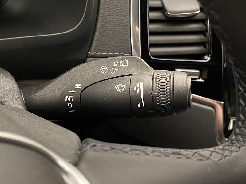 Volvo XC90 T8 AWD RECHARGE R-DESIGN 7míst - fotka 23 z 54