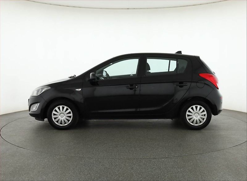 Hyundai i20 (2013) 1.1 CRDi - fotka 3 z 12