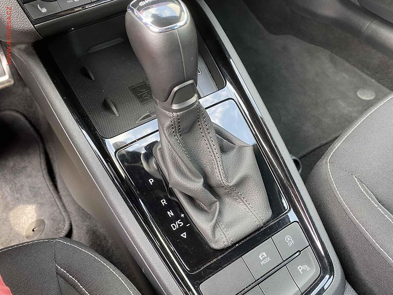 Škoda Kamiq (2020) 1.0 TSi, Style, DSG, LED - fotka 16 z 20